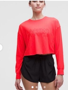 lululemon athletica Cropped Long-Sleeve Top in Bright Coral-Red PTP 22 Size 8